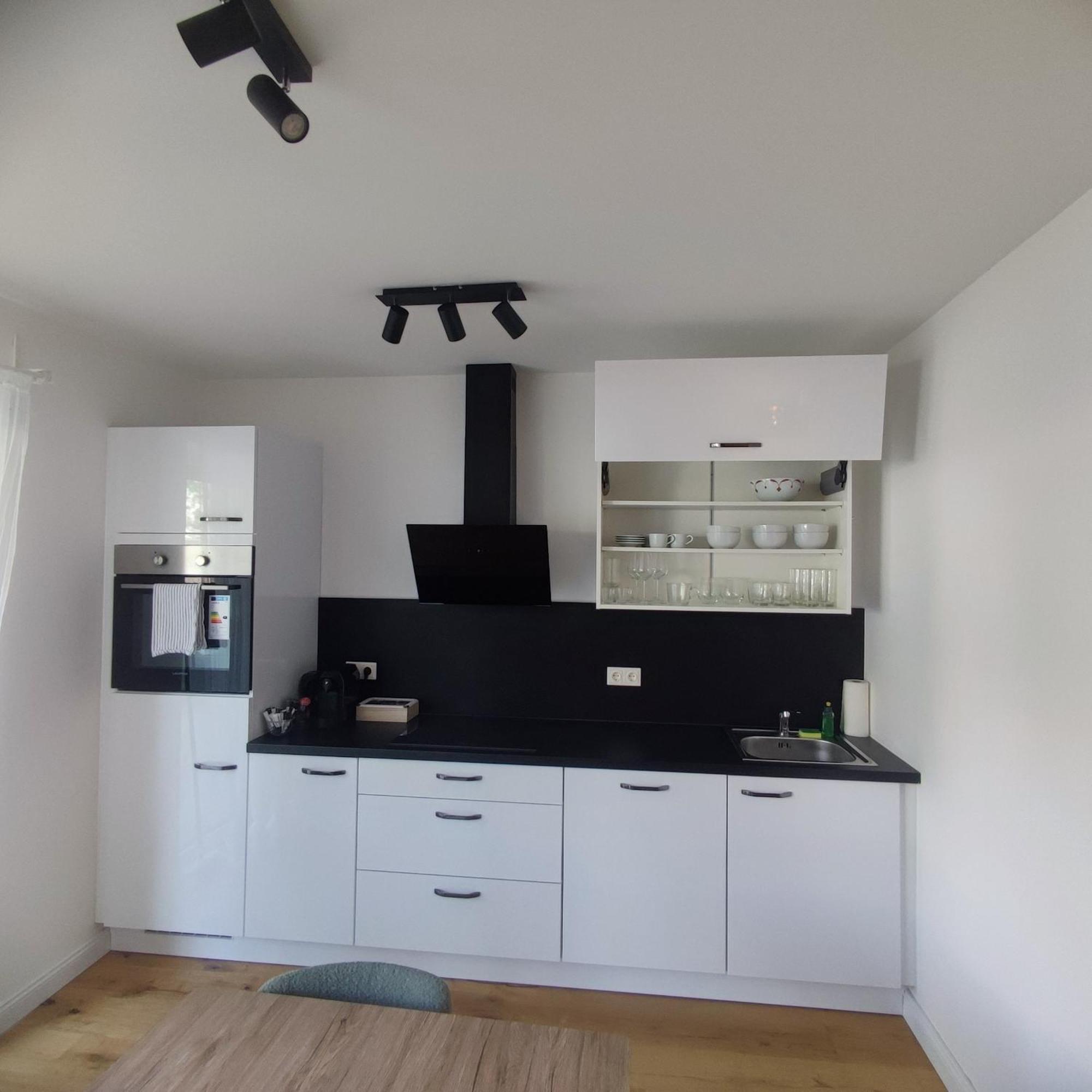 Aparthotel Infinity Виена Екстериор снимка