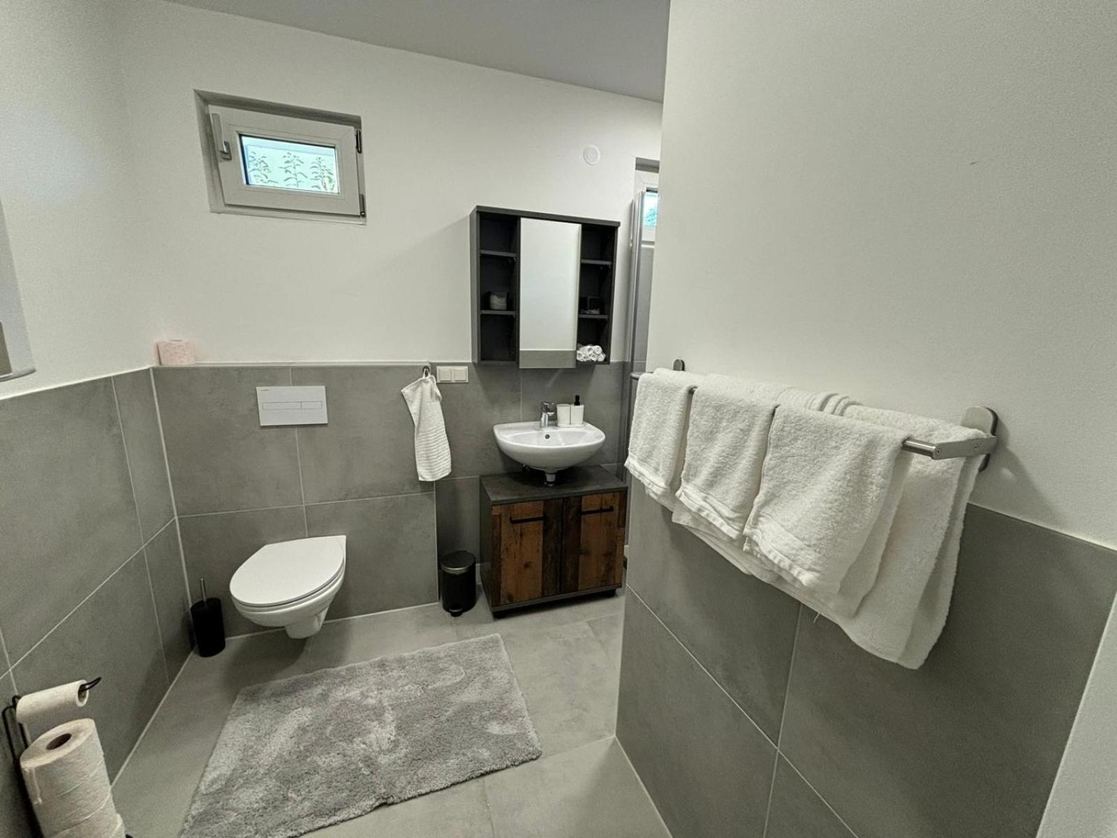 Aparthotel Infinity Виена Екстериор снимка